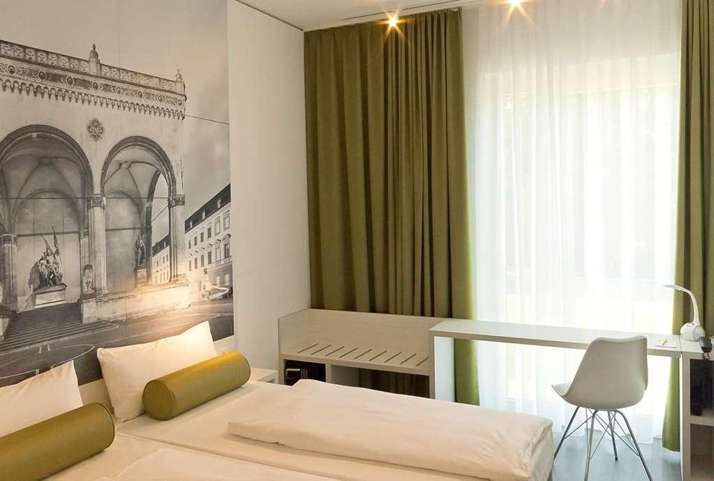 Super 8 Freiburg Otel Oda fotoğraf