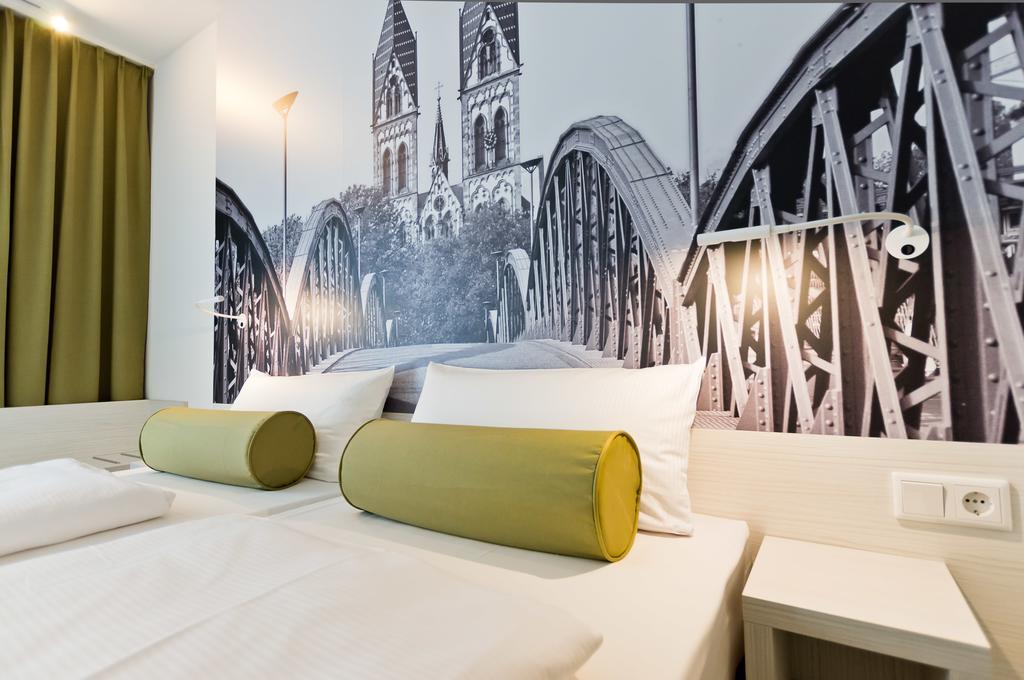 Super 8 Freiburg Otel Dış mekan fotoğraf