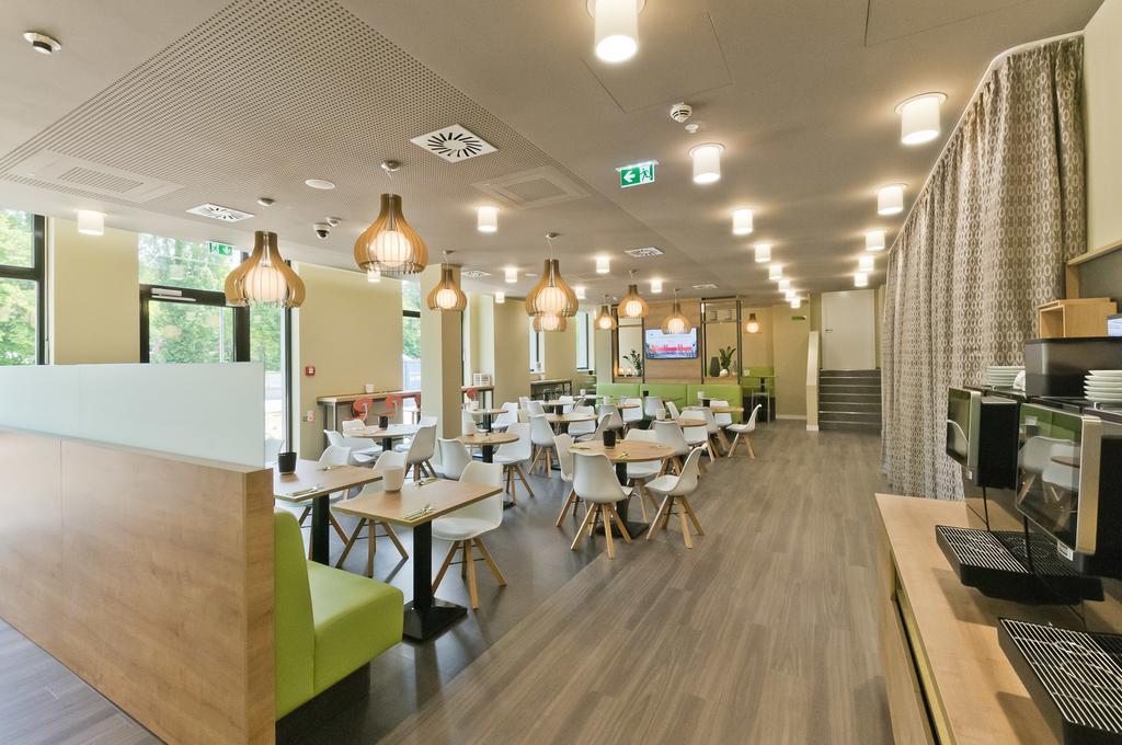 Super 8 Freiburg Otel Dış mekan fotoğraf
